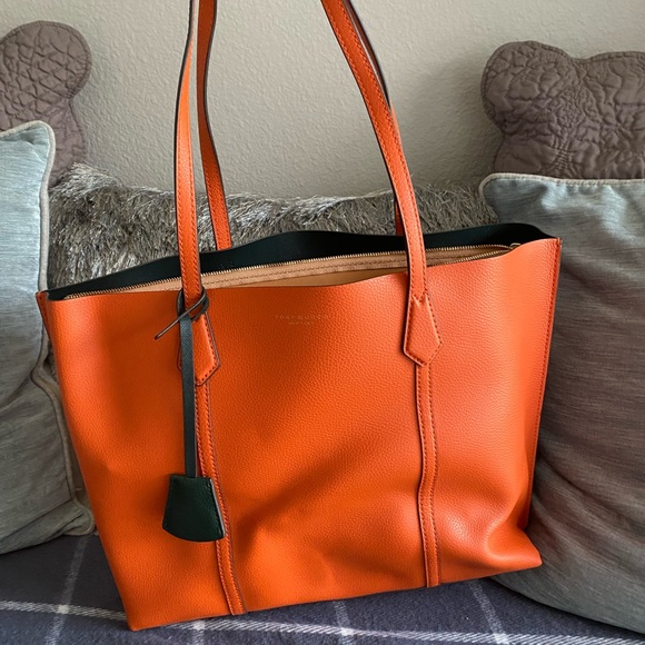 Tory Burch Handbags - Tory Burch Perry Leather Tote